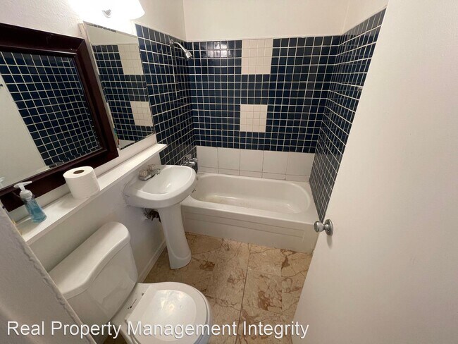 Foto del edificio - 3 br, 2 bath House - 9040 Hope Ave