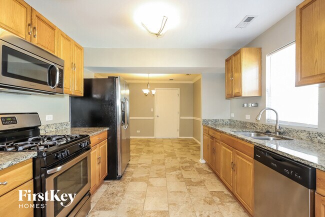 Building Photo - 1102 N Shoreland Ct