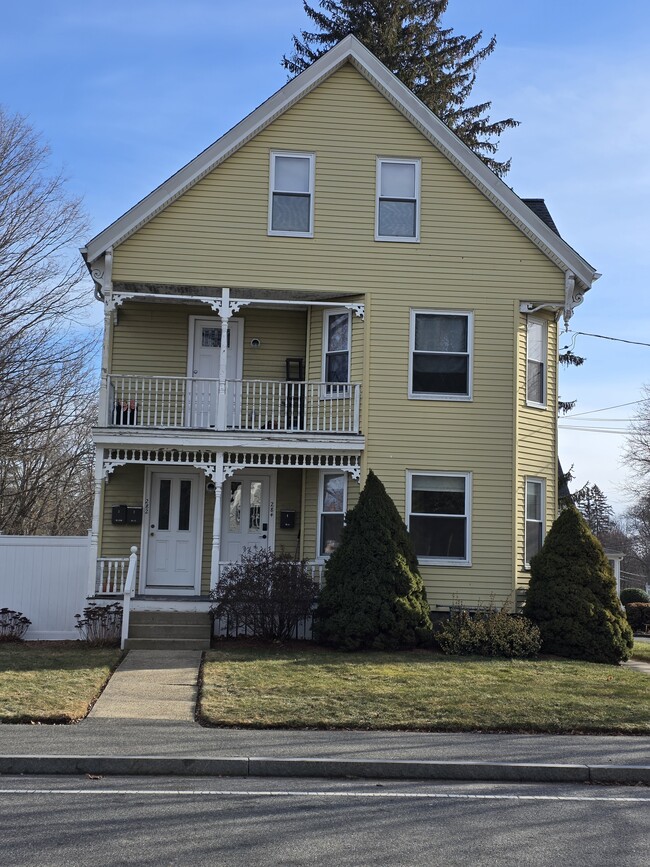 Building Photo - 284 School St