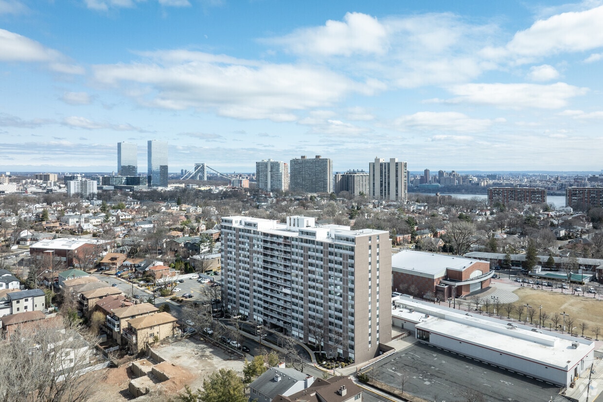 Primary Photo - 1350 Fifteenth Street