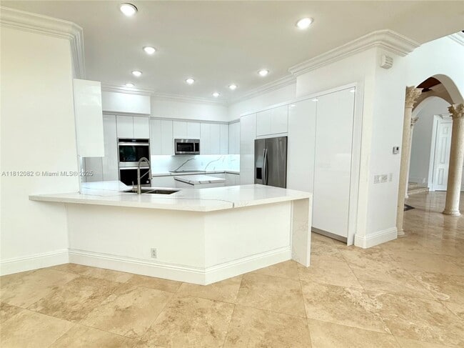 Building Photo - 2547 Montclaire Cir