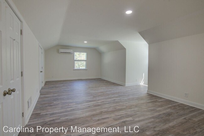 Foto del edificio - 5 br, 3 bath House - 3900 Rhodes Avenue