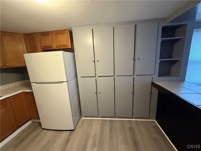 Building Photo - 127 1/2 Matty Ave