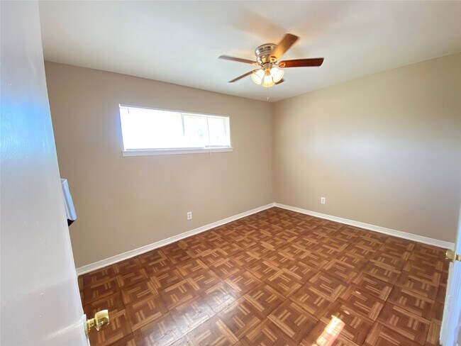 Foto del edificio - 3024 Elgin St