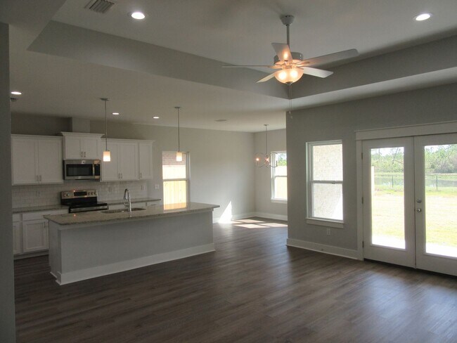 Building Photo - --