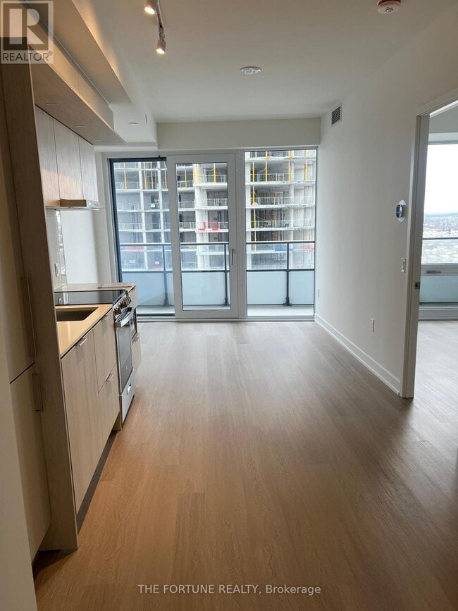 Photo du bâtiment - 448 Burnhamthorpe Rd W