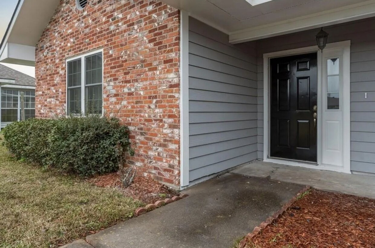 Foto principal - HOME FOR RENT | Lake Charles