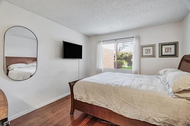 Photo - 247 N Capitol Ave Apartment