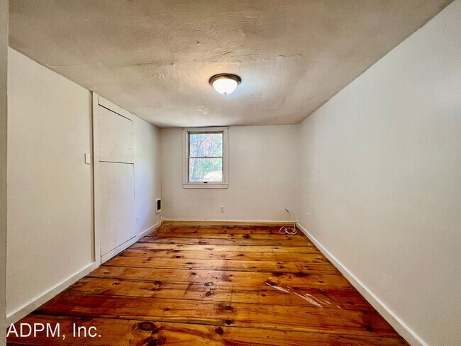 Building Photo - 2 br, 1 bath House - 51 A Dock Lane