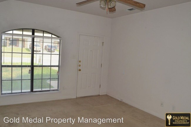 Building Photo - 3603 Dustin Ct