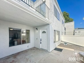 Building Photo - 1640 Maple Dr