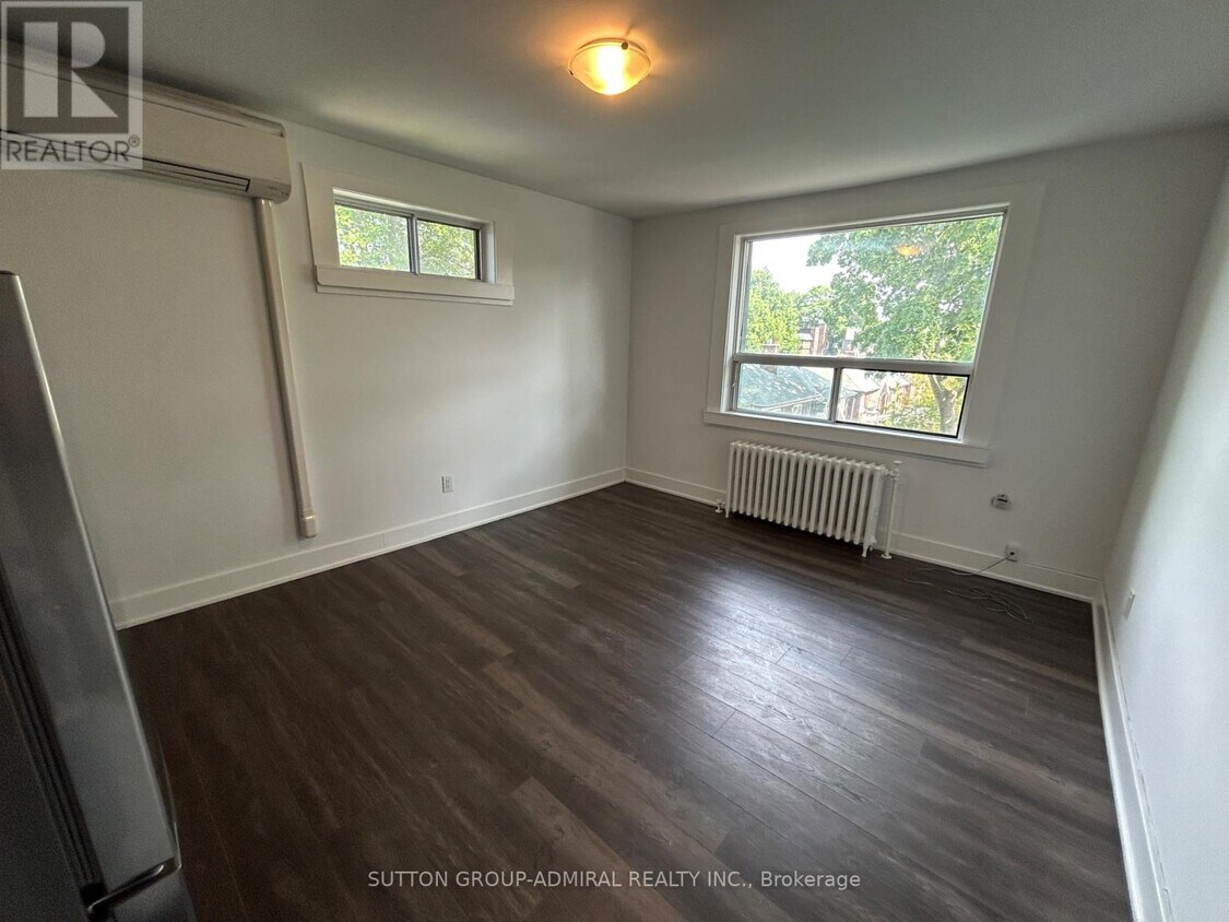 Building Photo - 34 Heydon Park Rd