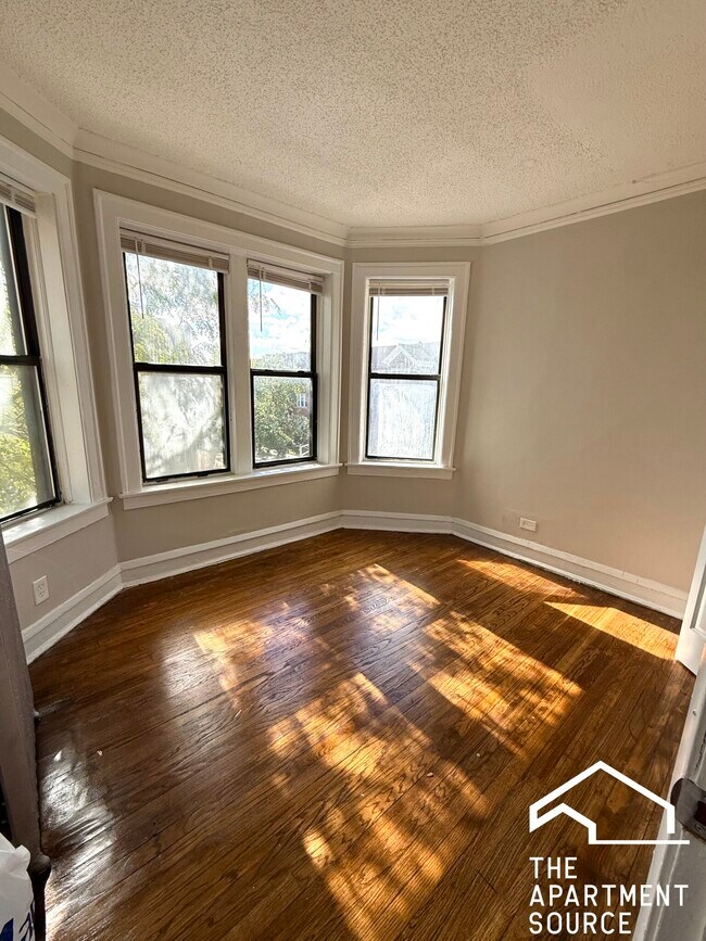 Building Photo - 6959 S Paxton Ave