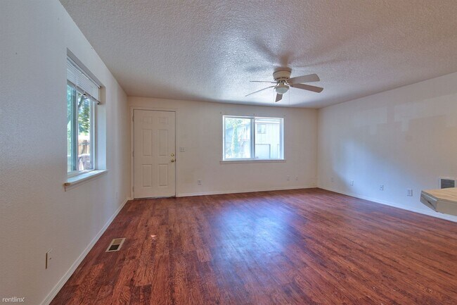 Foto del edificio - 2478 NW 4th Ave