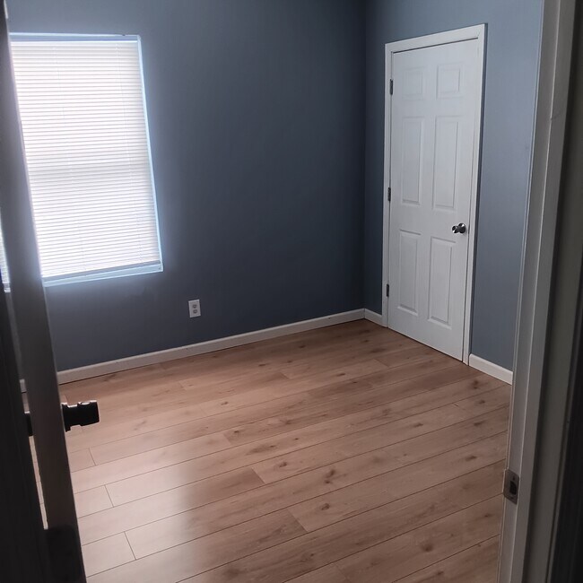 Foto del edificio - 351 Southwestern Pky