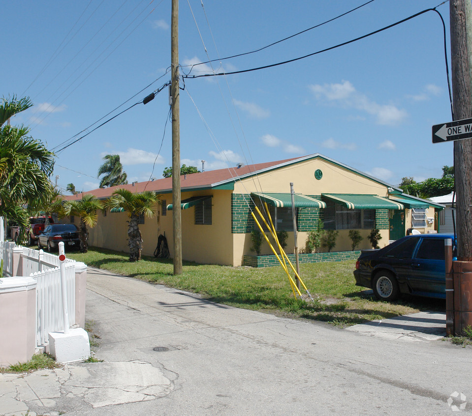 Building Photo - 1707 Taft St