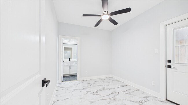 Foto del edificio - 3415 Daphne St