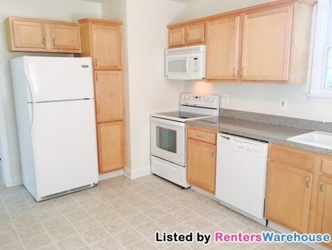 Building Photo - 962 Oakdale Cir