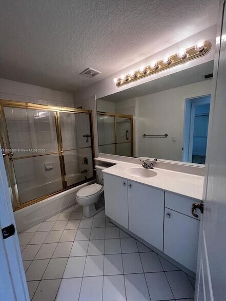 Foto del edificio - 10700 NW 66th St