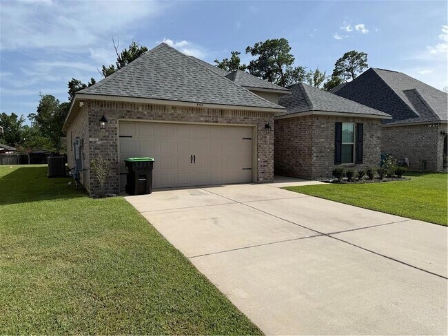 Foto del edificio - 557 Claiborne Trails Dr