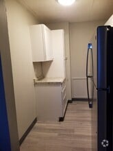Building Photo - 634 Southcrest Dr