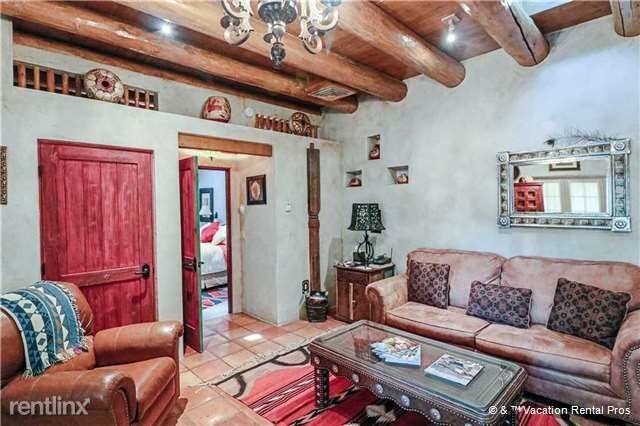 Building Photo - 774 Acequia Madre