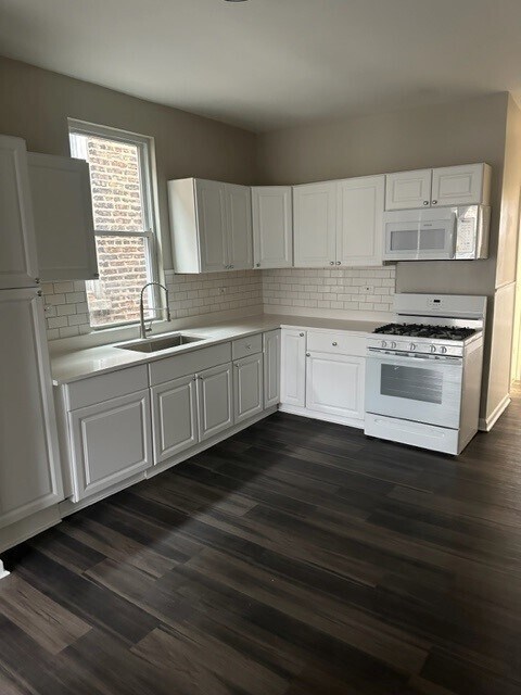 Building Photo - 3017 S Trumbull Ave