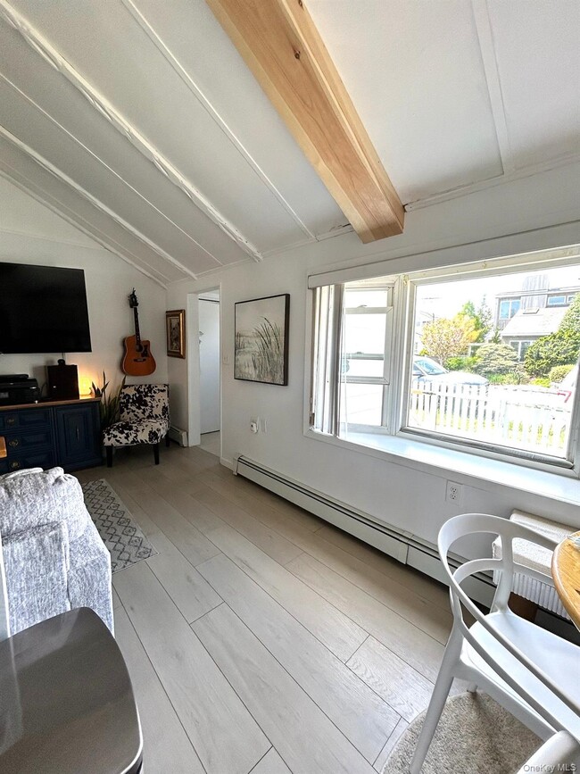 Building Photo - 800 S 6th St