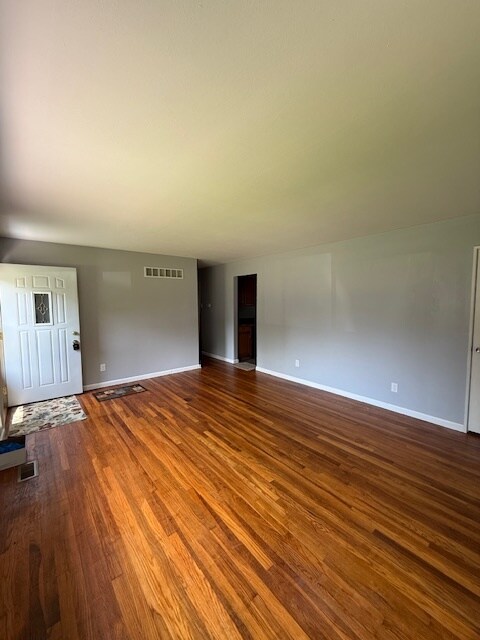 Building Photo - 1065 Hadwin Dr