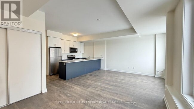 Building Photo - 160 Densmore Rd