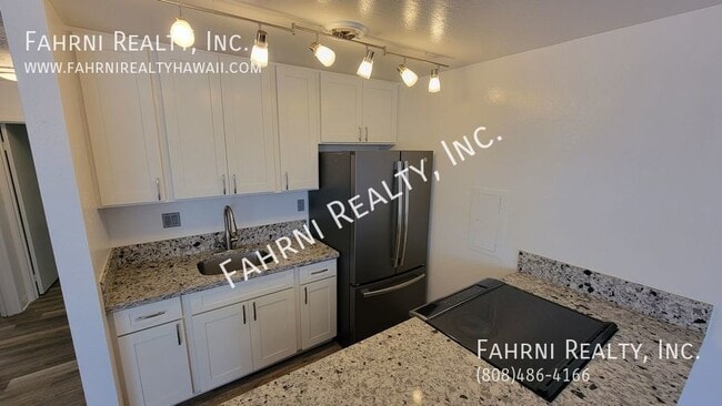 Building Photo - 84-757-757 Kiana Pl