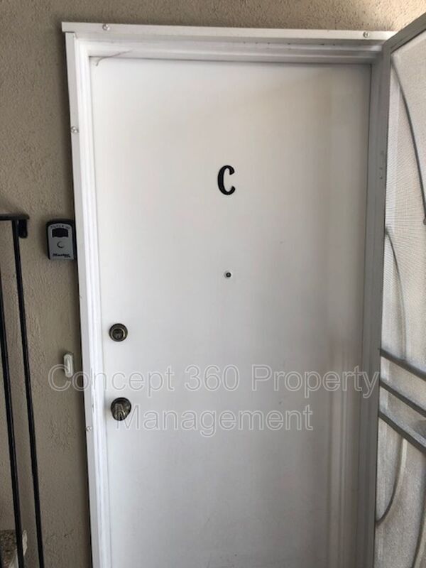 Foto del edificio - 2699 E 20th St