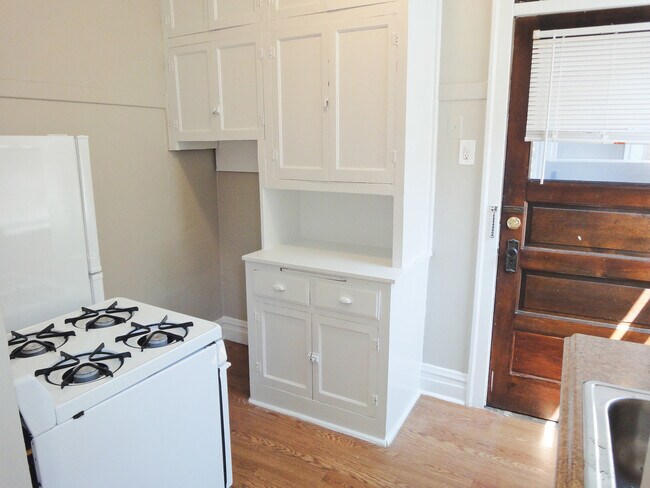 Foto del edificio - 1941 Grove Ave