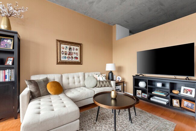 Foto del edificio - 1000 N Kingsbury St