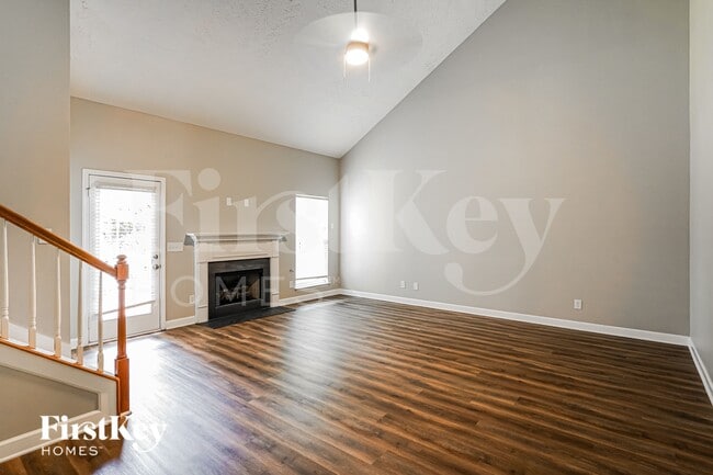 Building Photo - 3200 Hidden Creek Dr