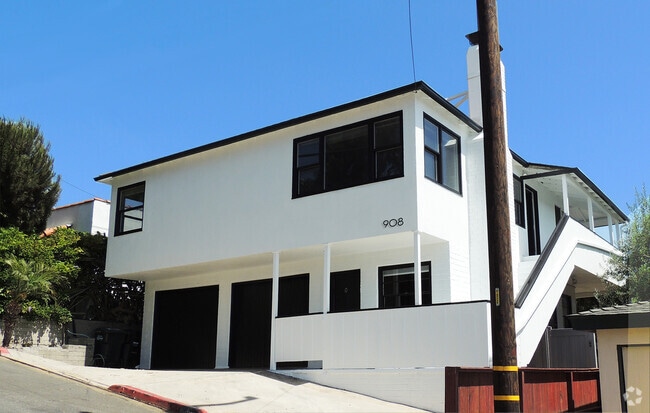 Building Photo - 908 8th St