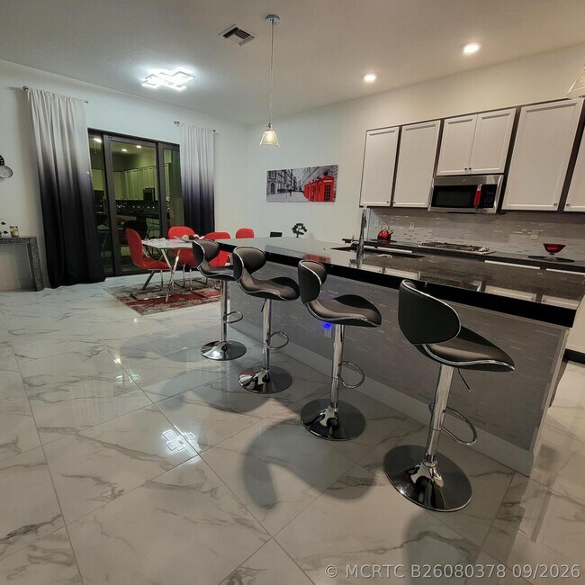 Building Photo - 15750 Longboat Key Dr