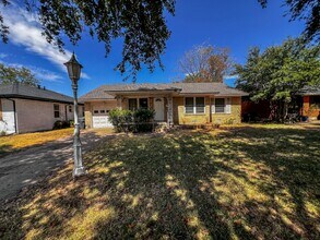 Building Photo - 2629 Maverick Ave