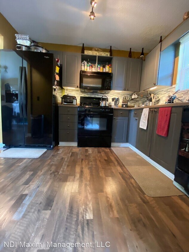 4 br, 3 bath House 1751 Graywood Drive SE House Rental in Mableton, GA