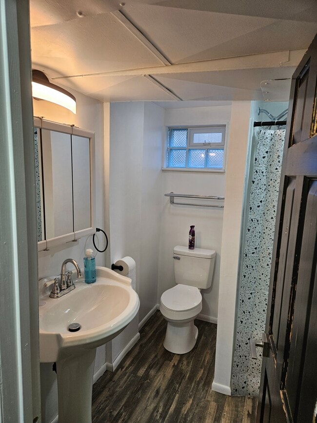 Building Photo - 327 N 300 W