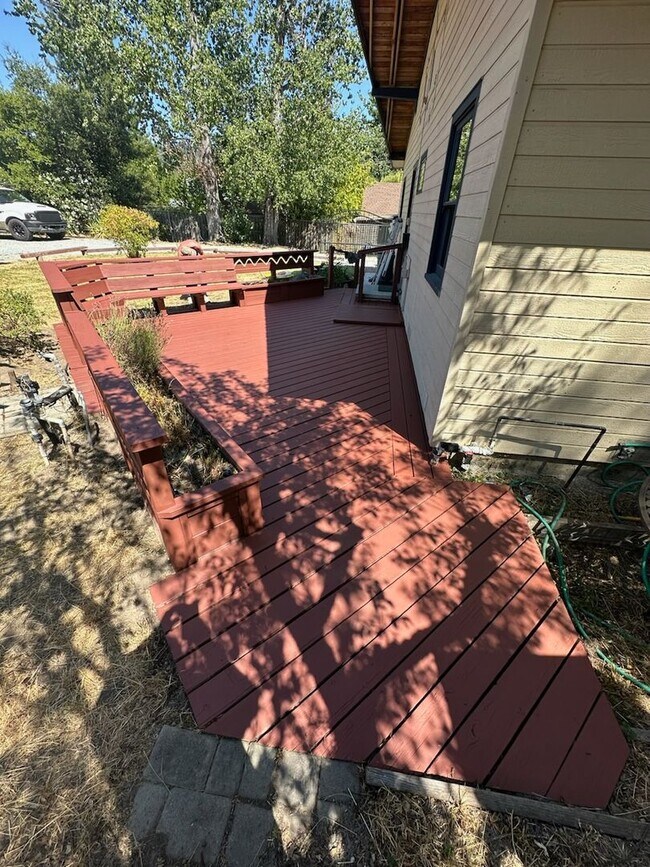 Building Photo - Charming Scotts Valley Cottage with Modern...