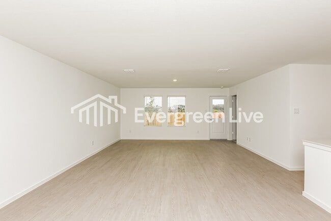 Foto del edificio - 2256 Tierra Madre Blvd