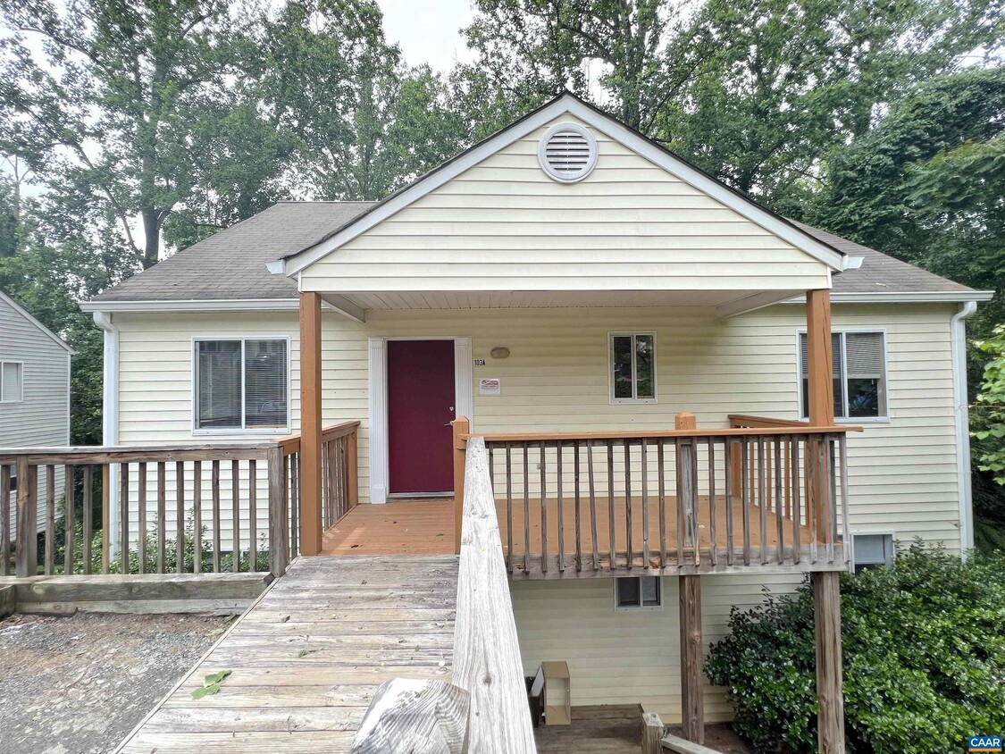 Primary Photo - 103 Westerly Ave