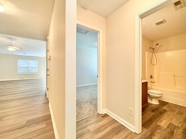 Foto del edificio - 3707 Whitworth Dr