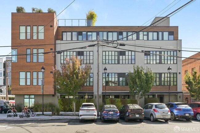 Building Photo - 901 Tennessee St