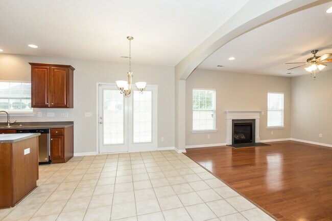 Foto del edificio - 13304 Eastfield Village Ln