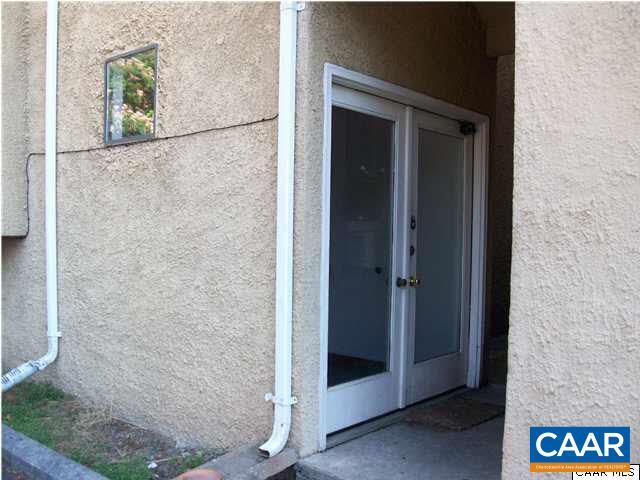 Building Photo - 627 Cabell Ave