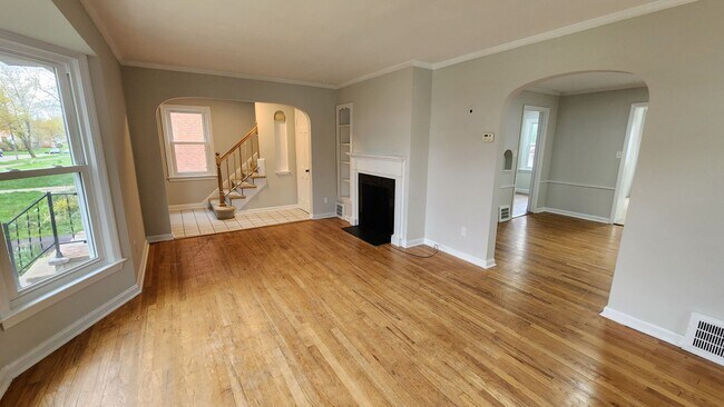Building Photo - 3-bedroom 1.5 bathroom single family