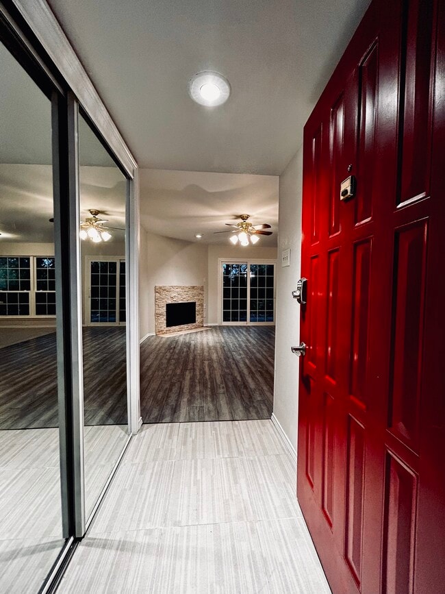 2505 Wedglea Dr, Dallas, TX 75211 Condo for Rent in Dallas, TX