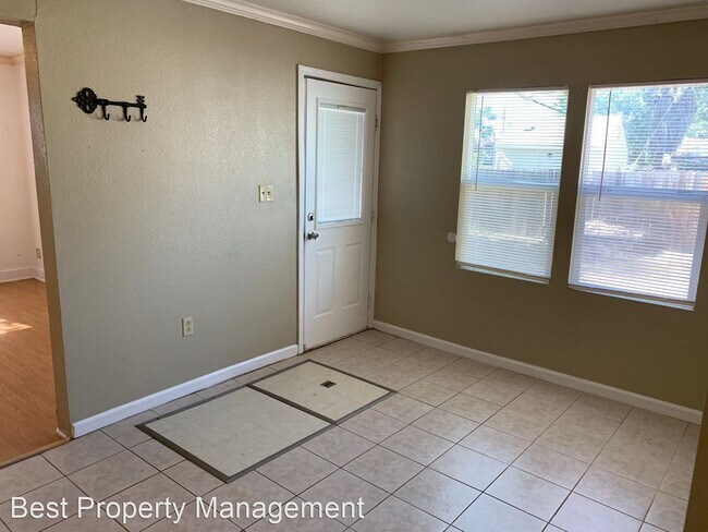 Foto del edificio - 3 br, 2 bath House - 1207 G Street